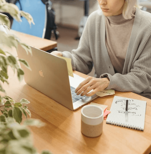 CryptoFluxAI illustration de l'équipe de soutien